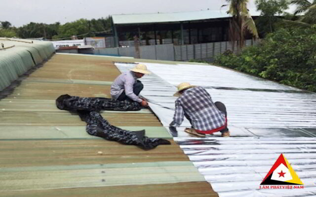 tấm dán chống nóng mái tôn giá rẻ