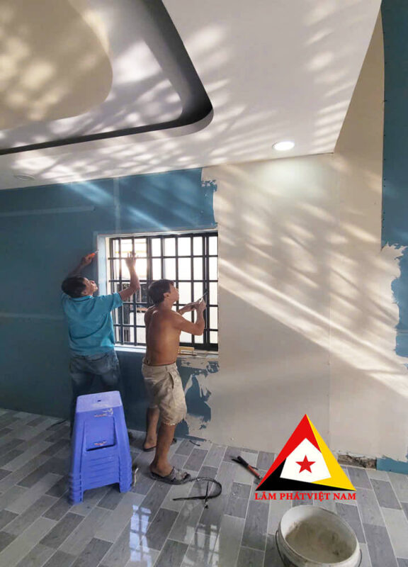 thợ thi công cách âm tường
